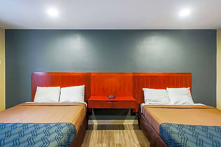Econo Lodge San Bernardino I-215