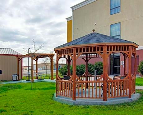 Comfort Suites
