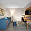 Country Inn & Suites by Radisson, Coon Rapids, MN