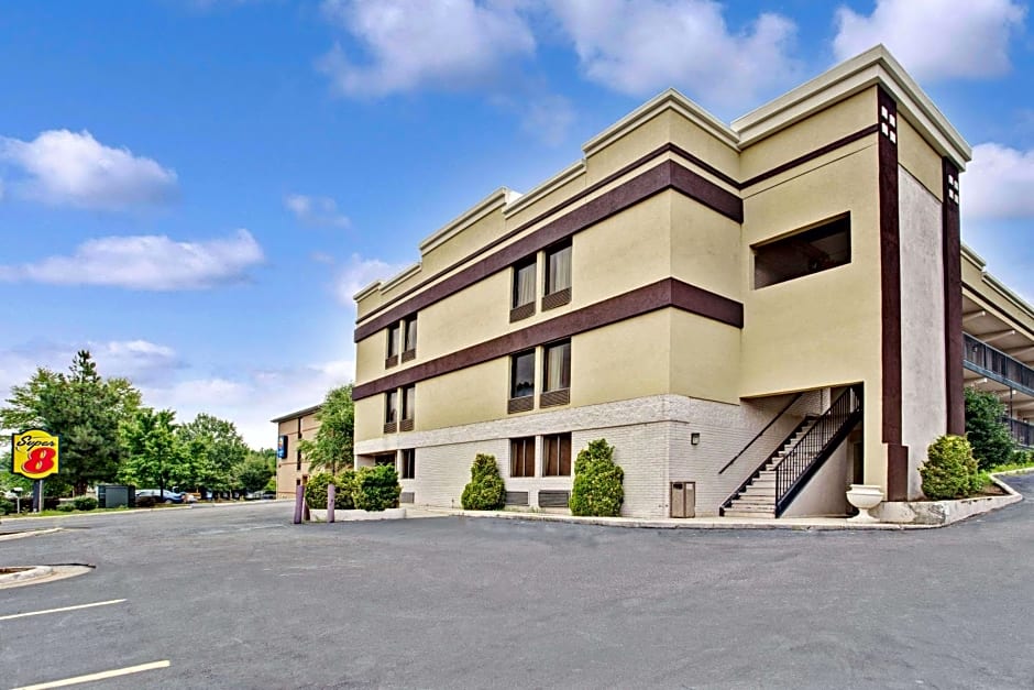 Super 8 by Wyndham Raleigh Downtown South
