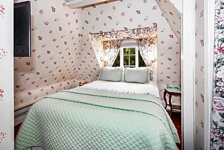 Balcony Room
