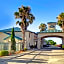 Days Inn & Suites by Wyndham Houston North/Spring