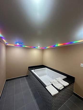 King Suite with Spa Bath