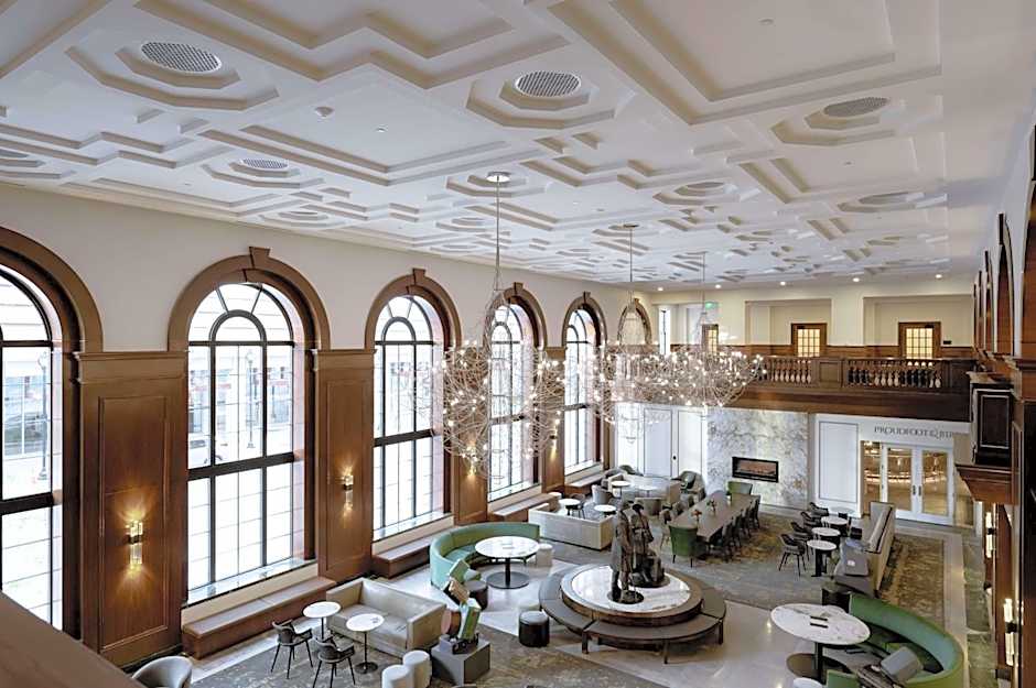 Hotel Fort Des Moines, Curio Collection by Hilton