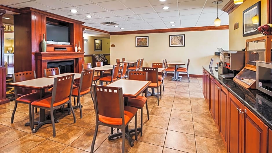 Best Western Plus Strawberry Inn & Suites