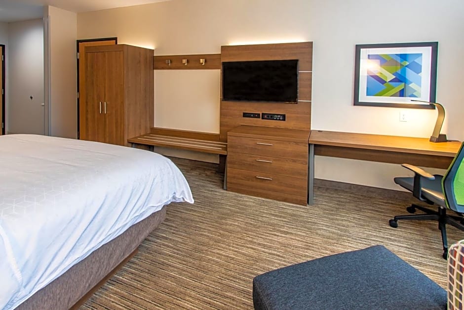 Holiday Inn Express Hotel & Suites Roseville - Galleria Area