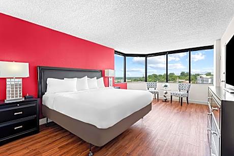 King Suite - River View