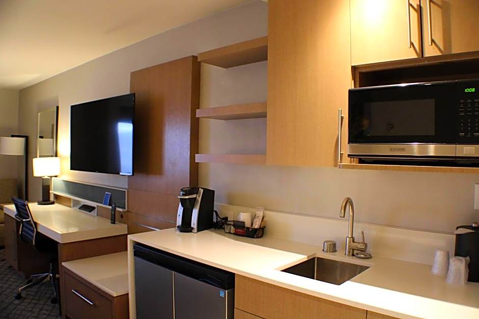 Delta Hotels by Marriott Seattle Everett
