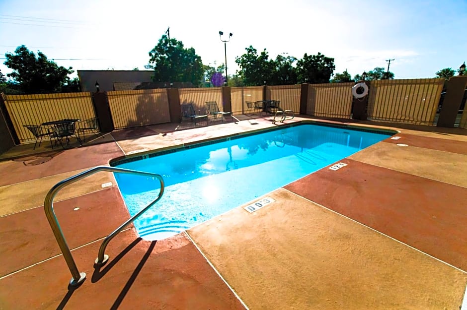 Ramada by Wyndham Santa Fe