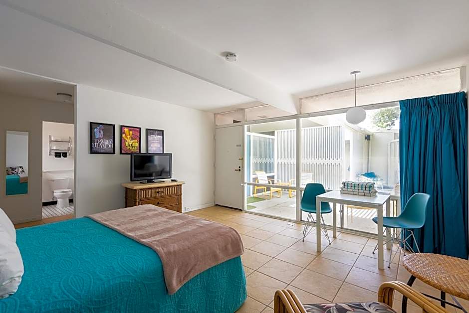 Monkey Tree Hotel by AvantStay Stylish Hotel in Palm Springs w Pool