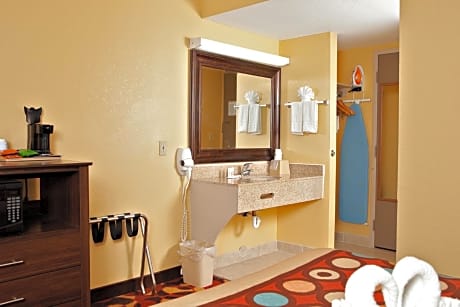 Americas Best Value Inn - Wichita West / Airport - Alojamientos en WICHITA