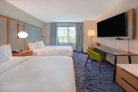 Guest room, 2 Queen, City view