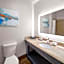 La Quinta Inn & Suites by Wyndham Angleton