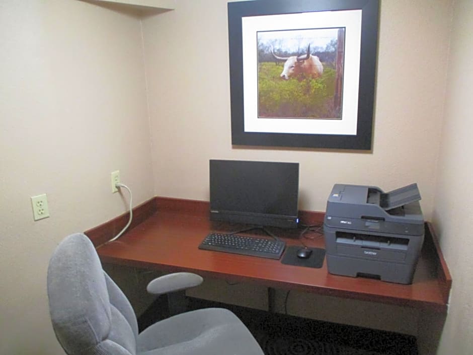 Days Inn & Suites by Wyndham Sam Houston Tollway