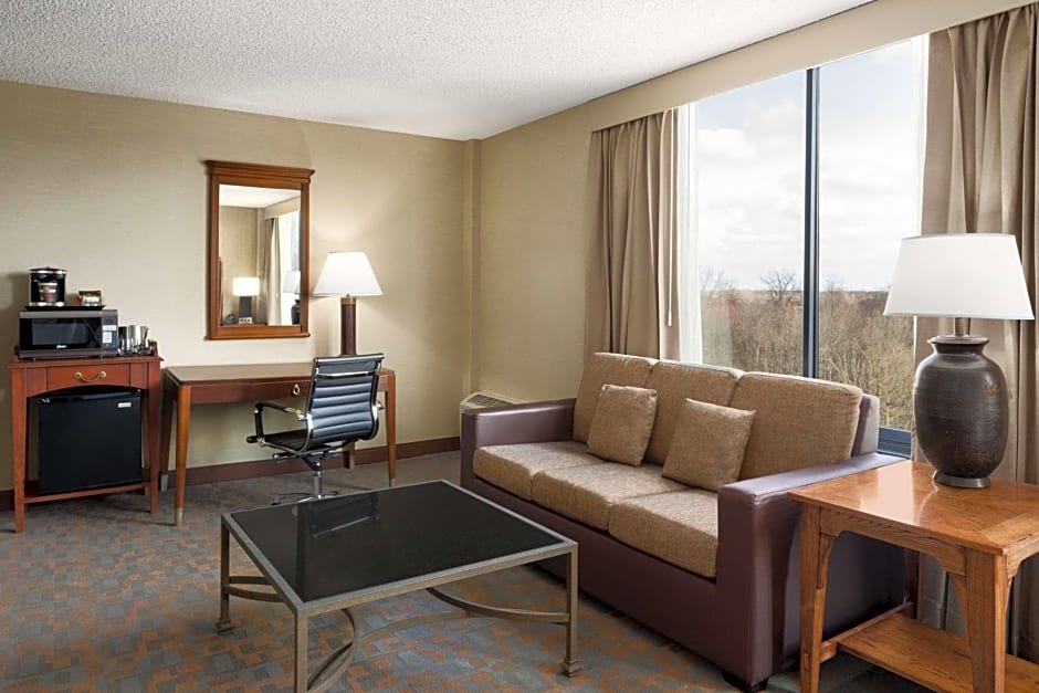 DoubleTree By Hilton Somerset Exec. Meeting Center