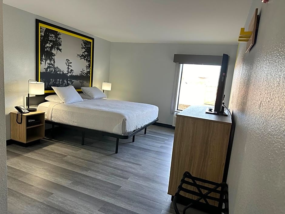 Super 8 by Wyndham Alexandria LA