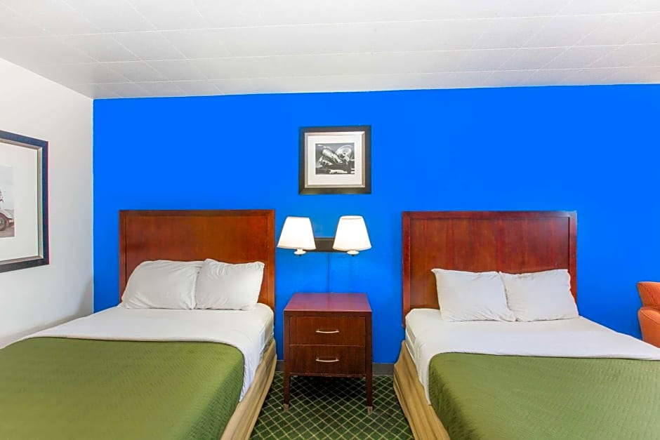 Travelodge by Wyndham Great Bend