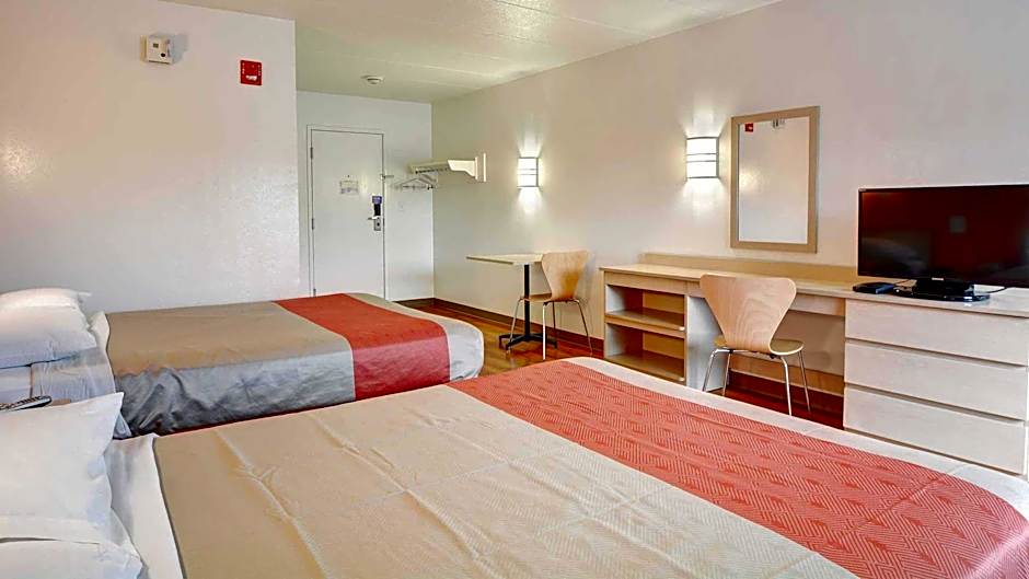 Motel 6-Seekonk, MA - Providence East