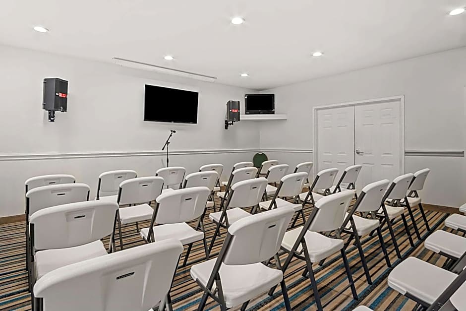 MainStay Suites Addison-Dallas