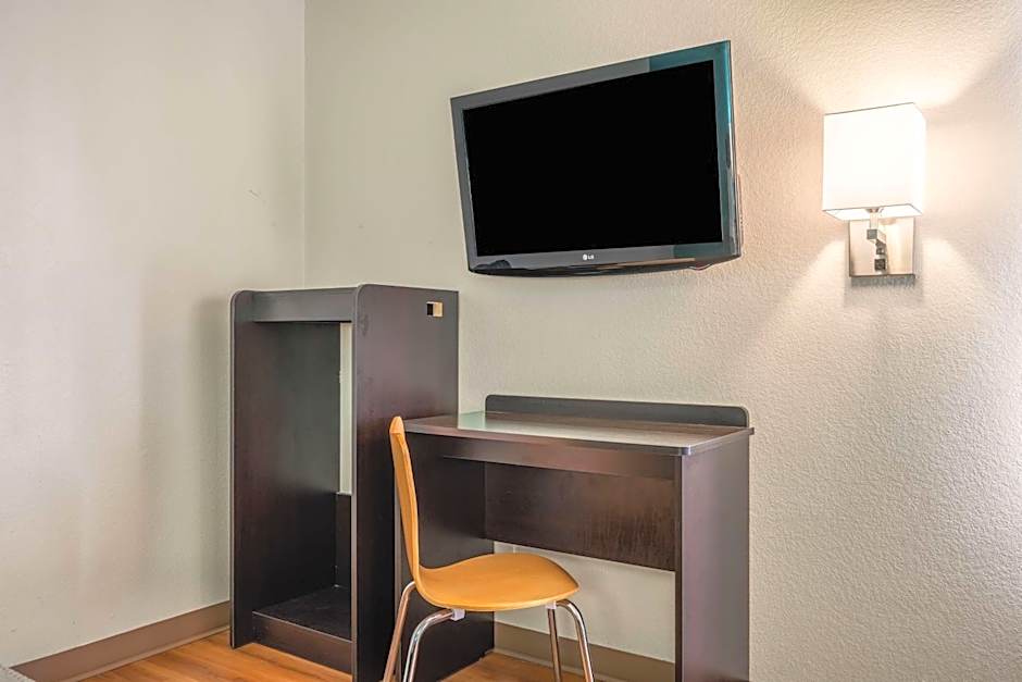 Motel 6-Rocky Mount, NC