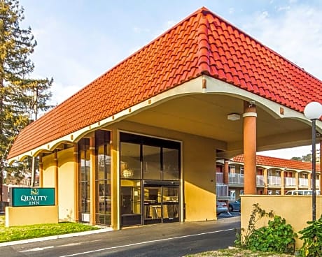 Alhambra Inn
