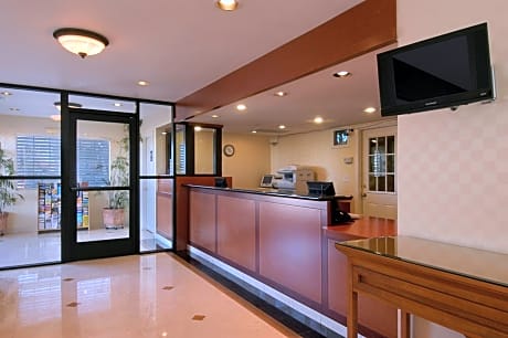 MainStay Suites