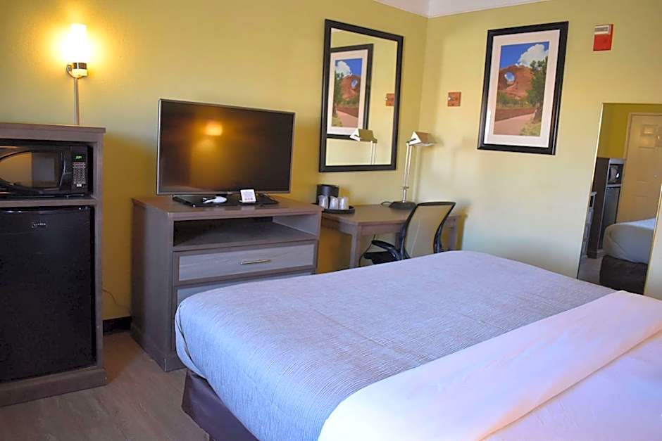 Quality Inn & Suites Gallup I-40 Exit 20