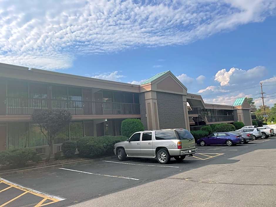 Travelers Inn