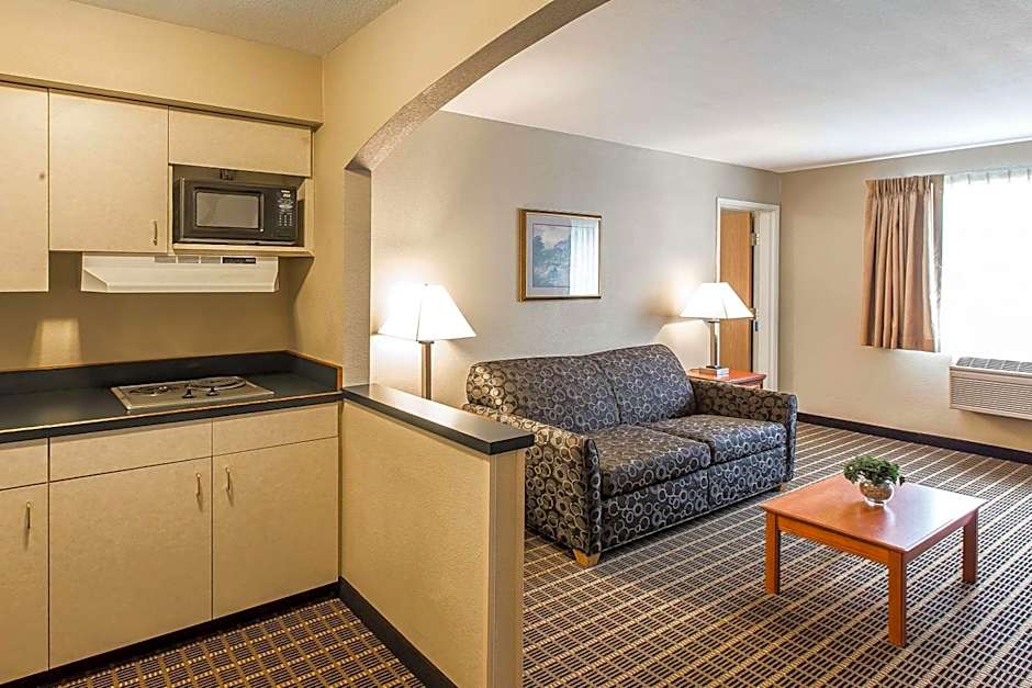 Quality Inn & Suites On The River
