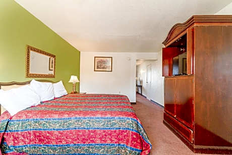 1 King Bed & 1 Queen Bed
