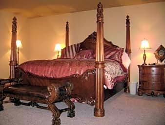 Deluxe King Suite