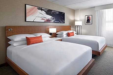 Queen Room with Two Queen Beds - Hearing Accessible