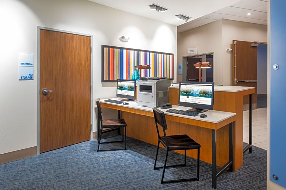 Holiday Inn Express and Suites St Louis-Chesterfield