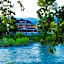 Goldsmith's River Front Inn