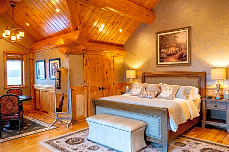 Suite with Hot Tub