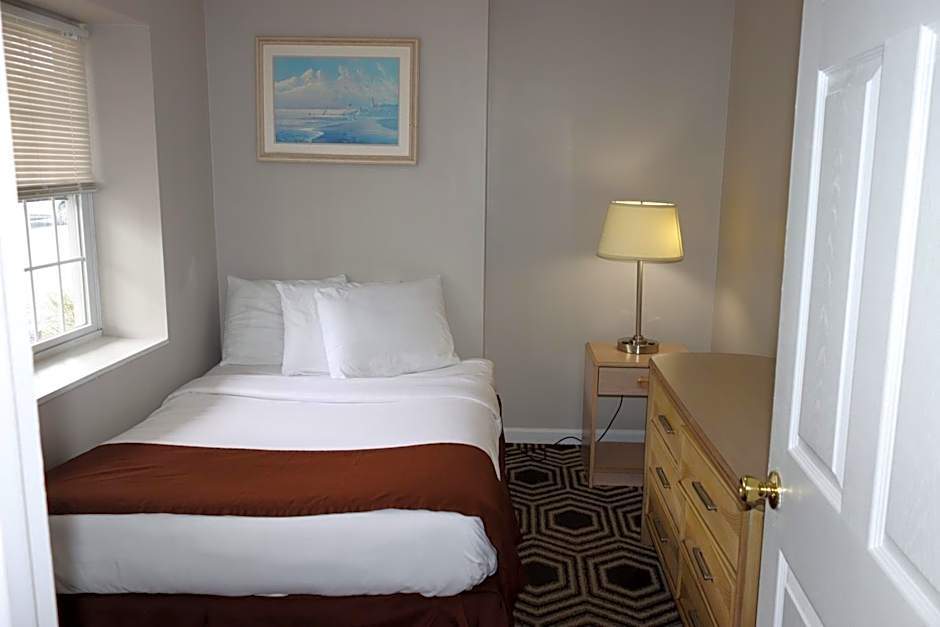 The Burgundy Inn Hotel and Apartments