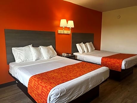 Queen Room with Two Queen Beds - Smoking