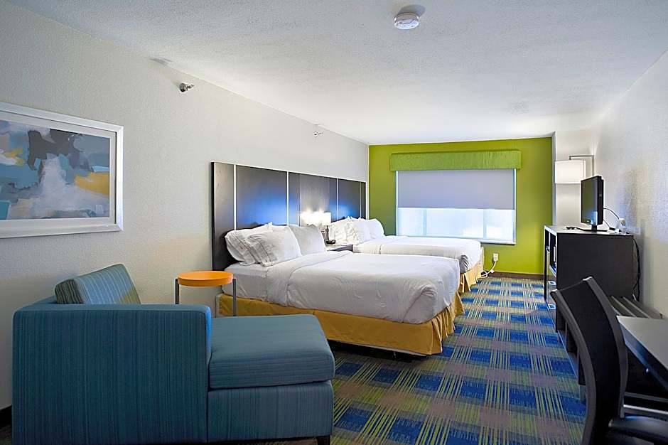Holiday Inn Express Hotel & Suites Vermillion