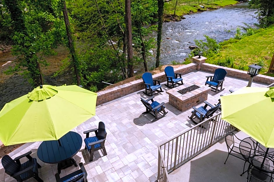 Twin Mountain Inn & Suites