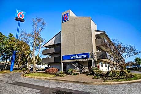 Motel 6-Memphis, TN - Downtown