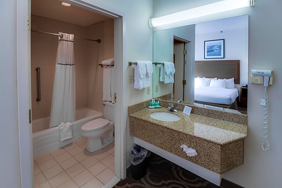 Ashmore Inn And Suites Lubbock