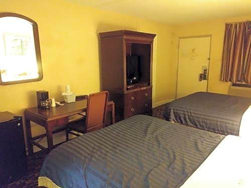Days Inn by Wyndham Hot Springs