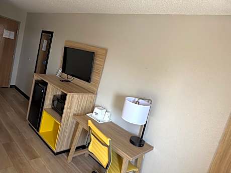 King Room - Non-Smoking