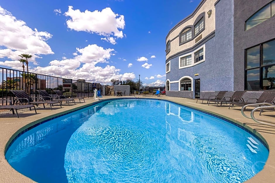 Days Inn & Suites by Wyndham Tucson/Marana
