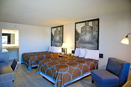 2 Double Beds Bay Side First Floor Non-Smoking