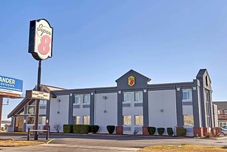 Americas Best Value Inn - Wichita West / Airport - Alojamientos en WICHITA