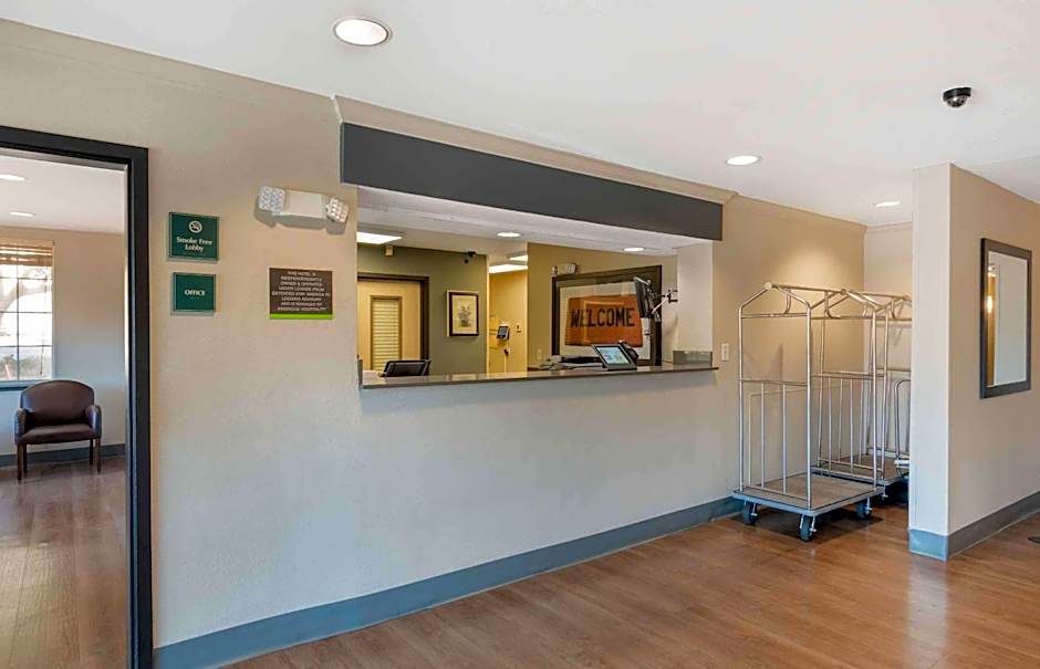 Extended Stay America Suites - Kansas City - Country Club Plaza