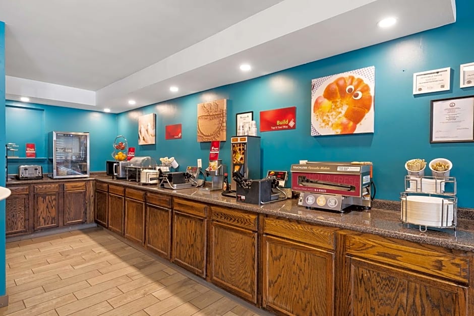Best Western Plus Holiday Sands Inn & Suites