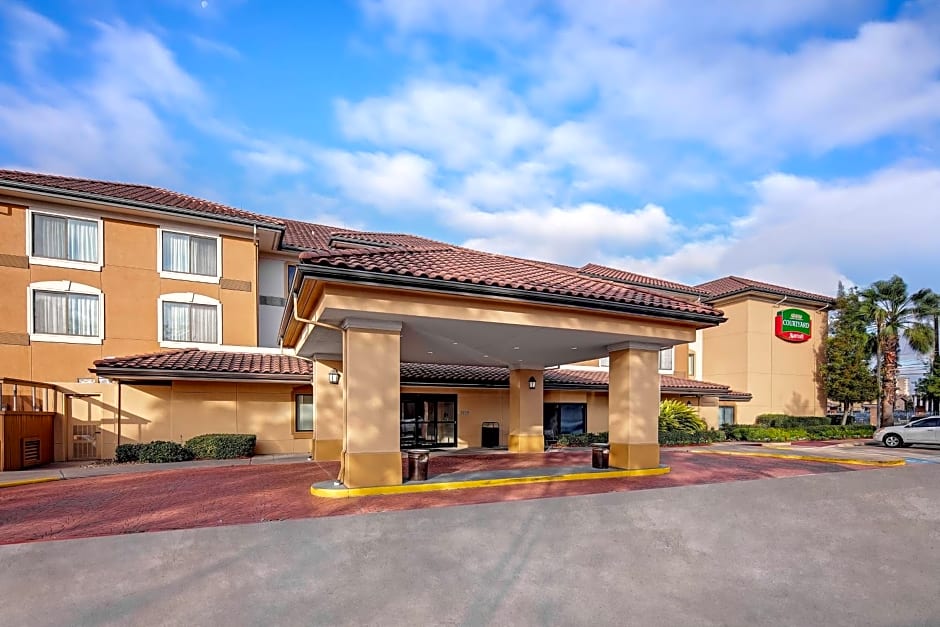 Courtyard by Marriott Houston Rice University