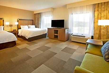 Queen Studio Suite with Two Queen Beds and Sofa Bed - Non-Smoking